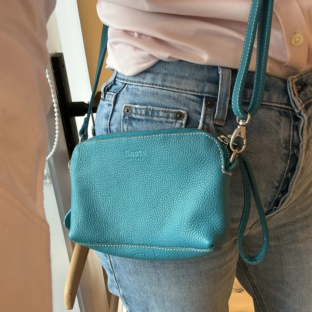 ROOTS mini crossbody/wristlet purse - Picture 2 of 7